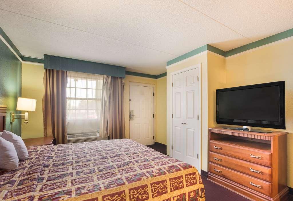 Econo Lodge Tucker Habitación foto