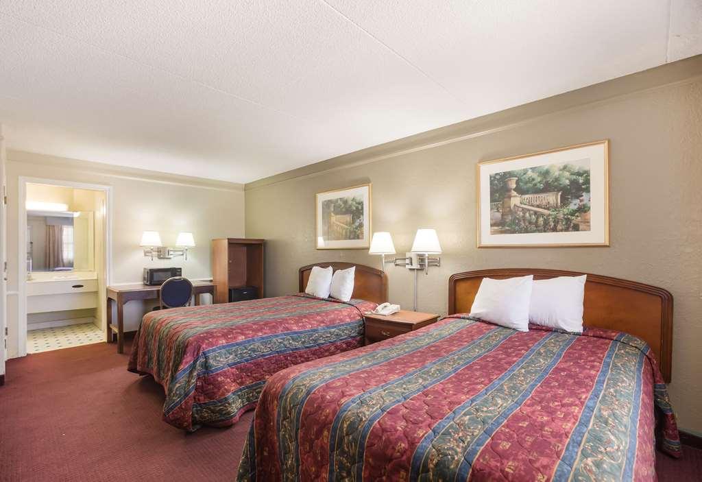 Econo Lodge Tucker Habitación foto