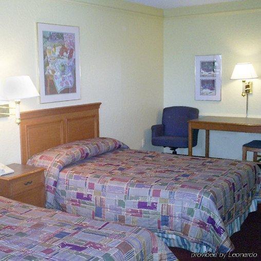 Econo Lodge Tucker Habitación foto